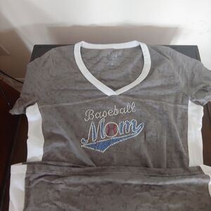 This Women's Blue 84 T-shirt in size XL is a stylish and comfortable choice